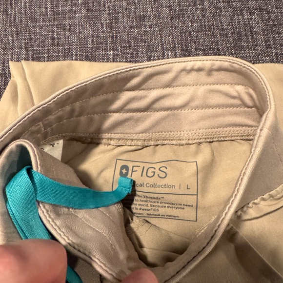 Figs Women's Tan scrub set - Picture 3 of 3